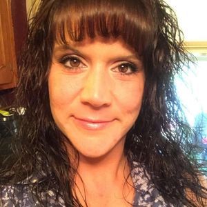 Meet your Posher, Angie